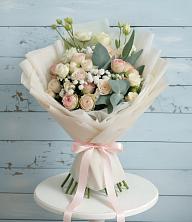 Букет цветов из:  Розы и Лизиантусы в Талой