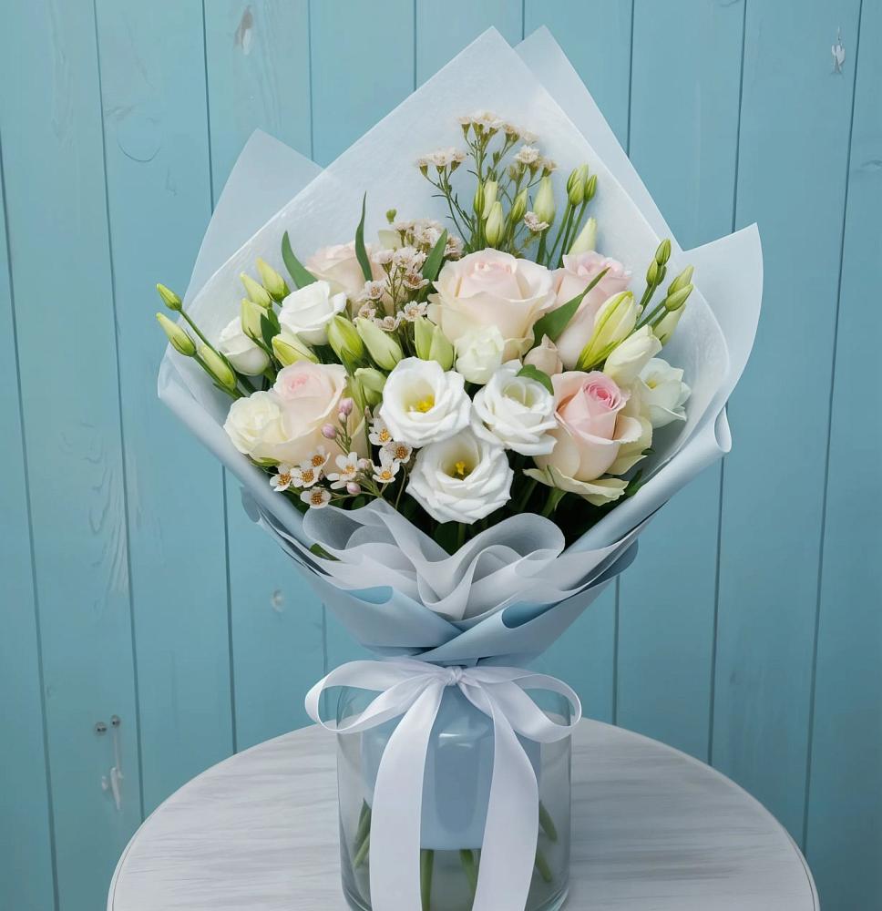 Букет цветов из: Розы и Лизиантусы в Талой