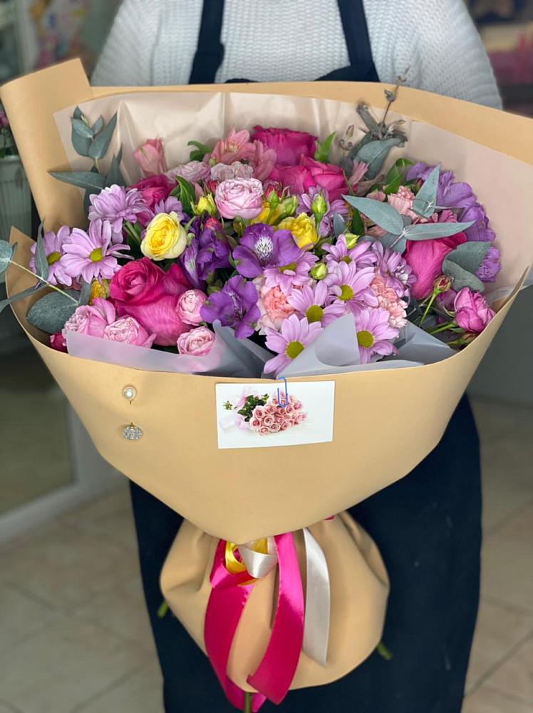 Букет цветов из: Хризантемы, Гвоздики и Альстромерии в Талой