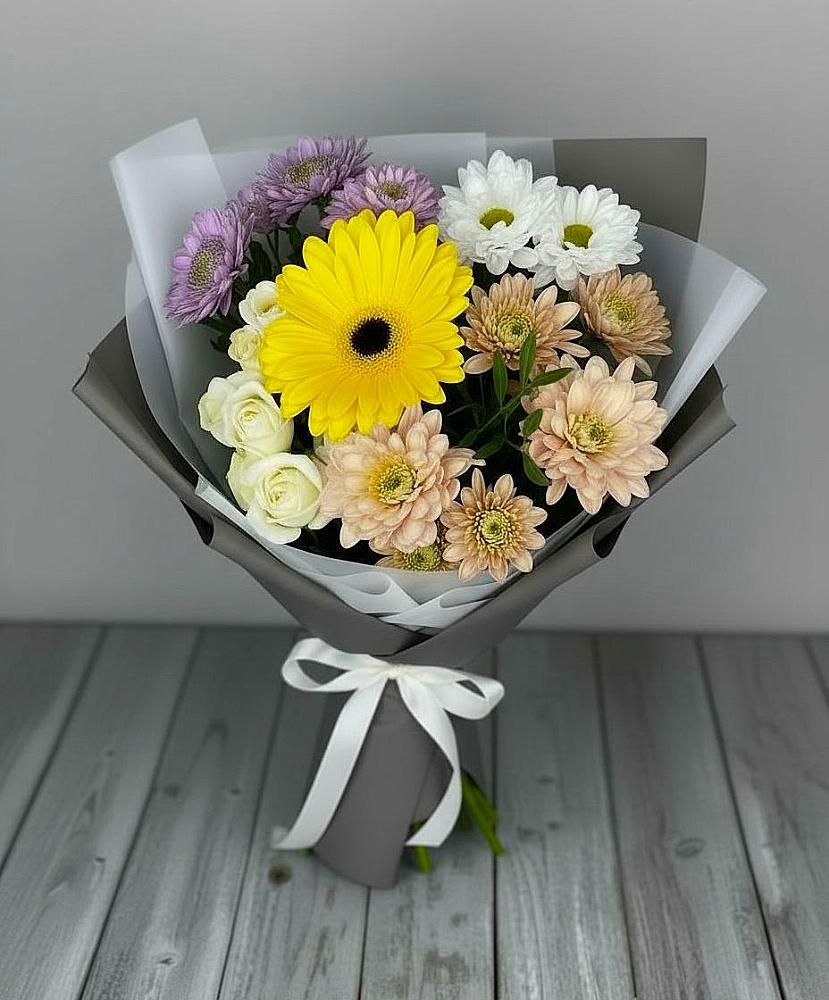 Букет цветов из: Розы, Герберы и Хризантемы в Талой