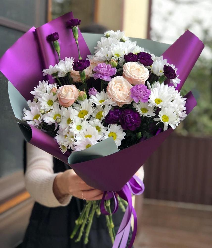 Букет цветов из: Хризантемы, Гвоздики и Розы в Талой