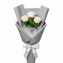 Букет 3 белые розы в Талой