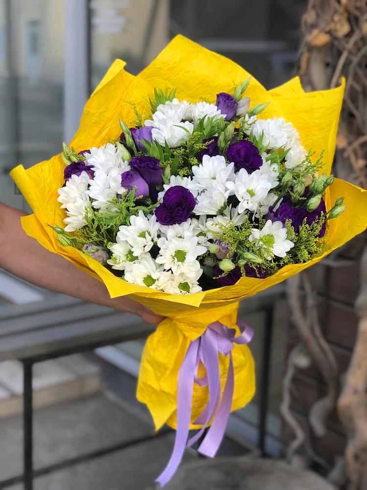 Букет цветов из: Ирисы, Хризантемы и Ромашки в Талой