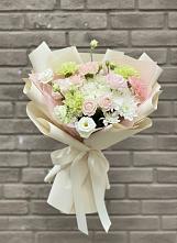 Букет цветов из:  Гвоздики, Розы, Лизиантусы и Хризантемы #REPLACE_PRED# Талой