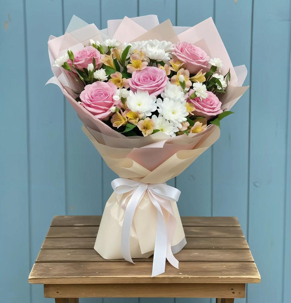 Букет цветов из: Гвоздики, Орхидеи и Розы в Талой