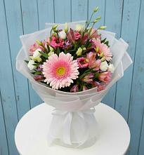 Букет цветов из:  Герберы, Альстромерии и Лизиантусы в Талой