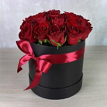 Цветочная композиция из Розы в шляпной коробке в Талой
